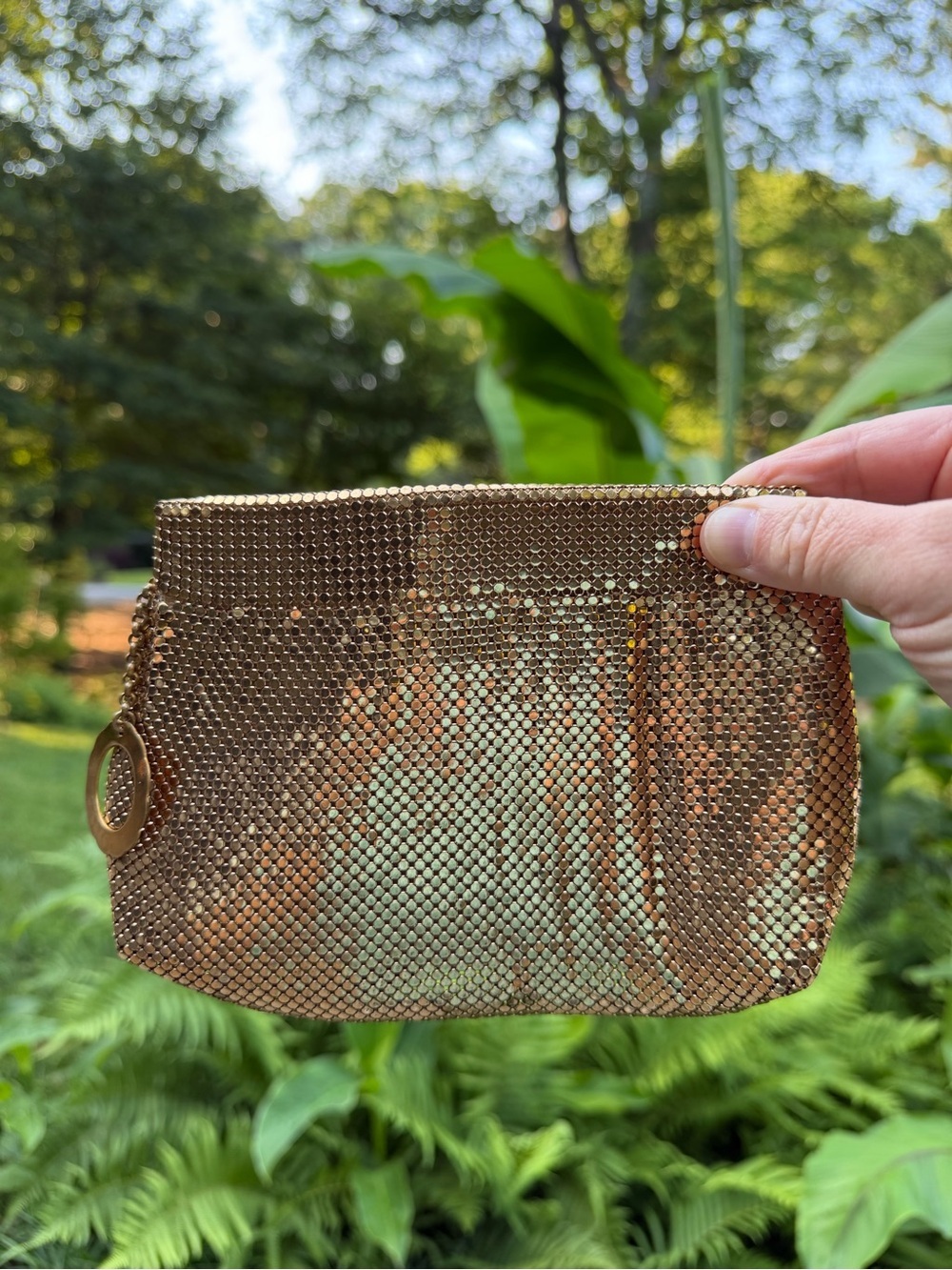 Vintage Mid-Century Whiting & Davis Gold Metal Mesh Zippered Pouch - Picture 2 of 4
